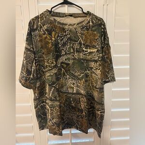 Cabelas camo T-shirt